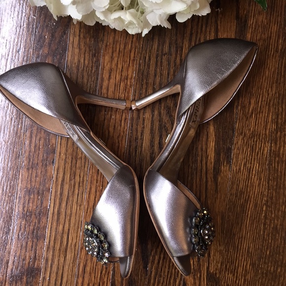 Badgley Mischka Lacie Silver Heels - Picture 2 of 8